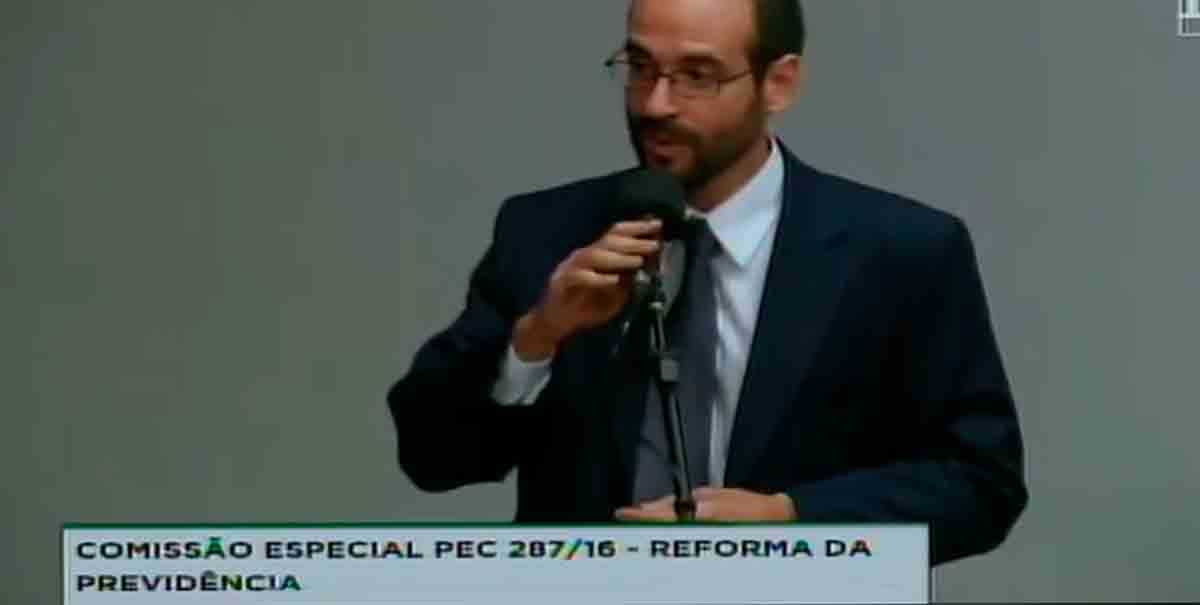 Assessor de Bolsonaro sugeriu auxílio a idosos e pessoas com deficiência só a partir de 85 anos