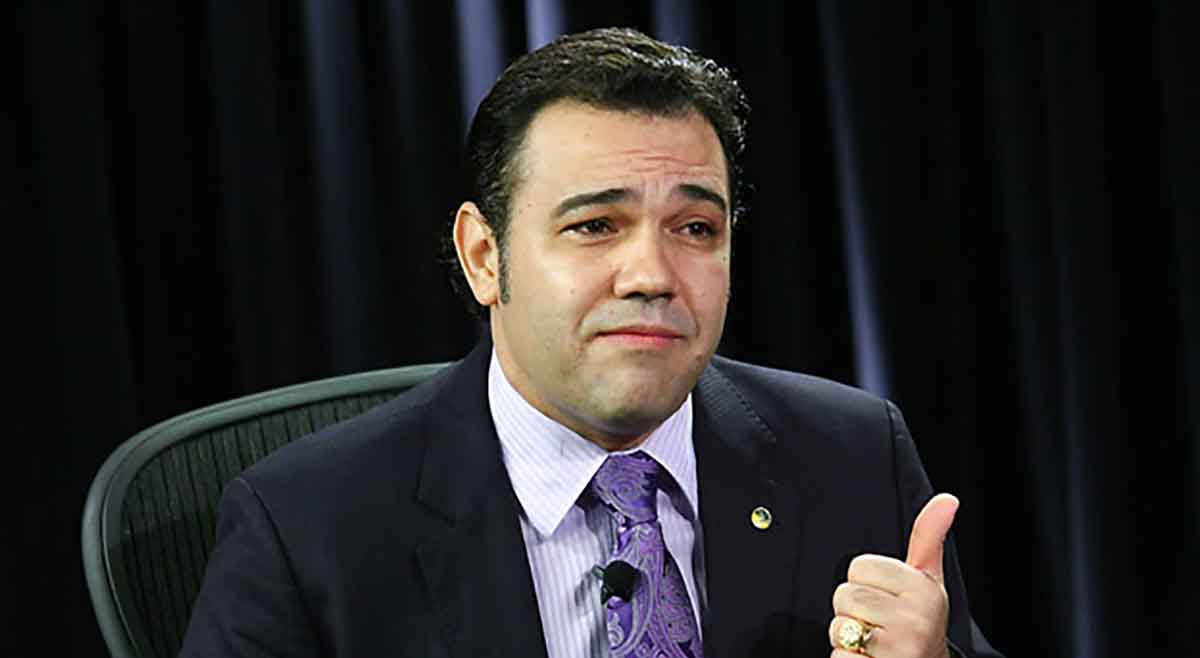 Em vídeo, Feliciano diz que Jesus fez homem doar carro para sua filha