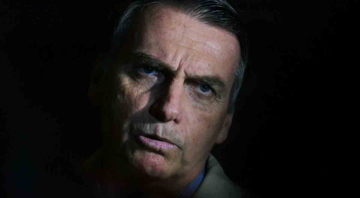“Bolsonaro ridicularizado por causa de vídeo explícito”  uma das notícias mais lidas em jornal britânico