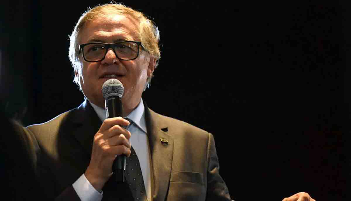 Comunicado do MEC viraliza por erros e teoria da conspiração