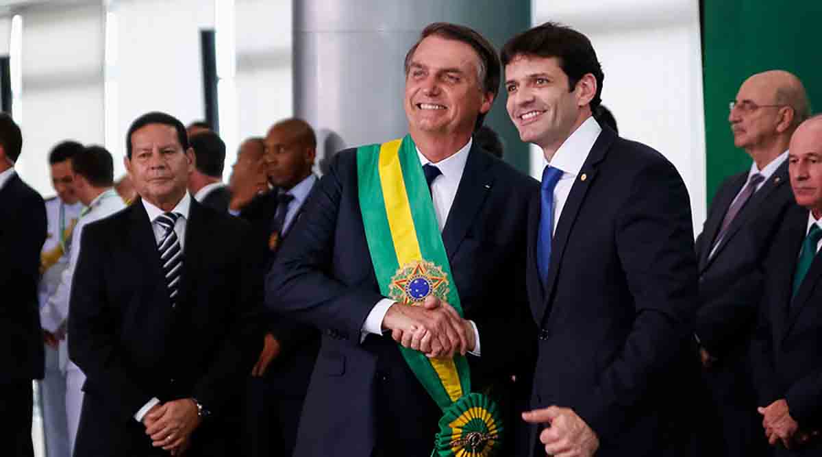 Ministro de Bolsonaro usou mulheres como candidatas laranjas para desviar recursos na eleição em MG