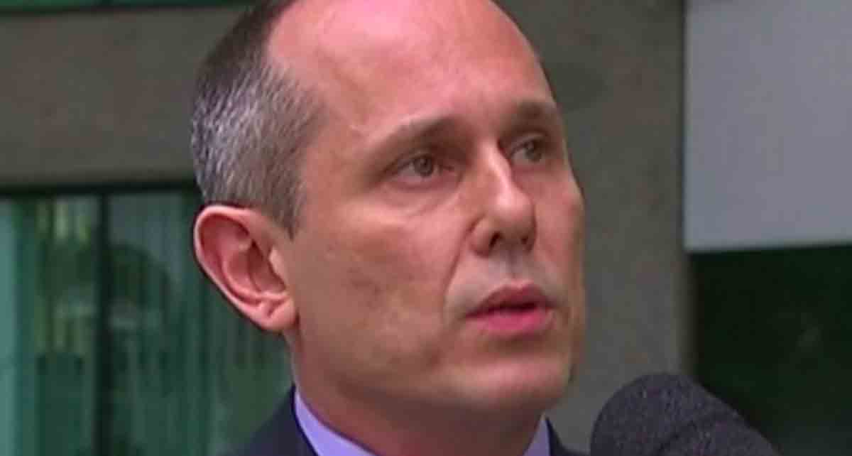 Promotor bolsonarista do caso Queiroz se declara suspeito e deixa a investigação