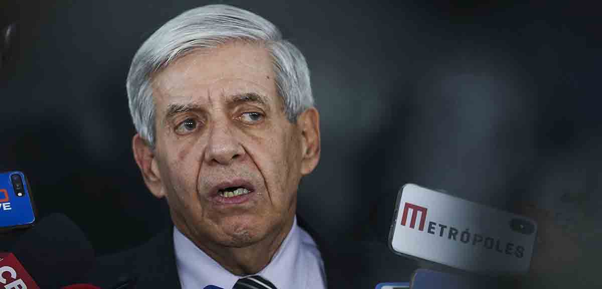 General Heleno diz ter ‘vergonha’ de receber R$ 19 mil do Exército