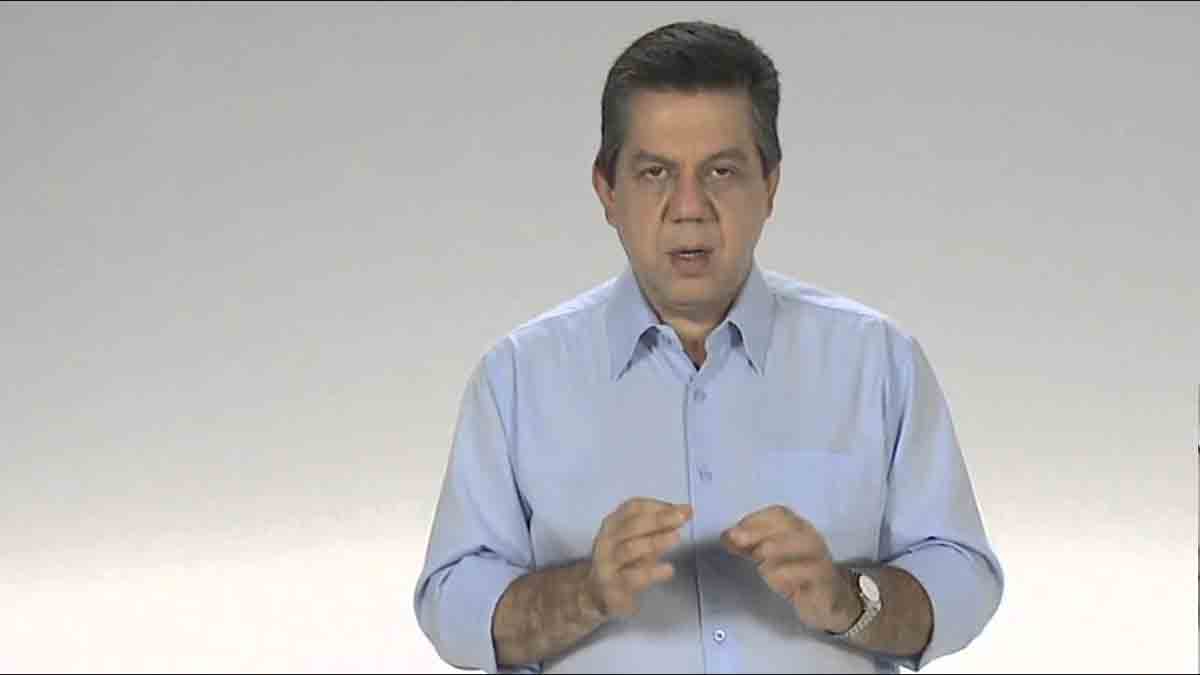 Professor Pasquale diz que Brasil mergulhou na ignorância com Bolsonaro