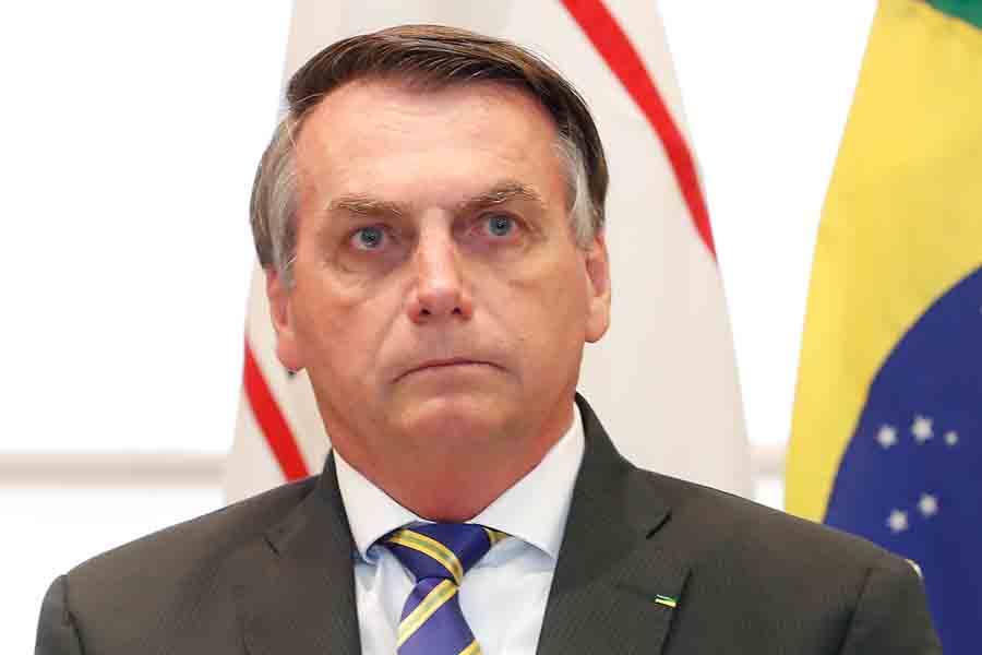 Na sexta-feira 13, o Brasil saberá se Bolsonaro tem coronavírus