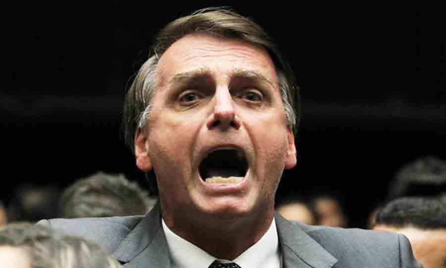 Cortina de fumaça: Bolsonaro diz que foi eleito no 1º turno e que houve fraude