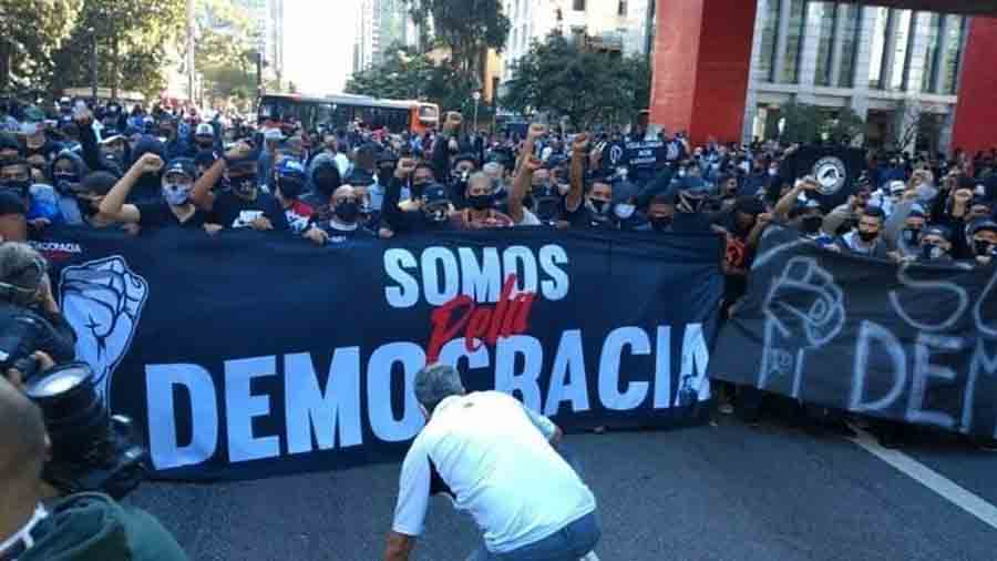 Antifas colocam bolsonaristas para correr nesse domingo