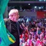 Lula critica militares: “Deveriam servir ao Brasil, não puxar saco do Bolsonaro”