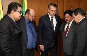 Pastores com Bolsonaro.